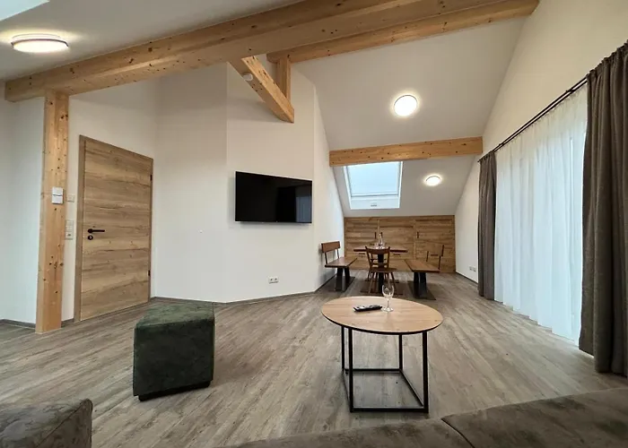 Landgasthaus Zur Linde Мини-отель Pleiskirchen
